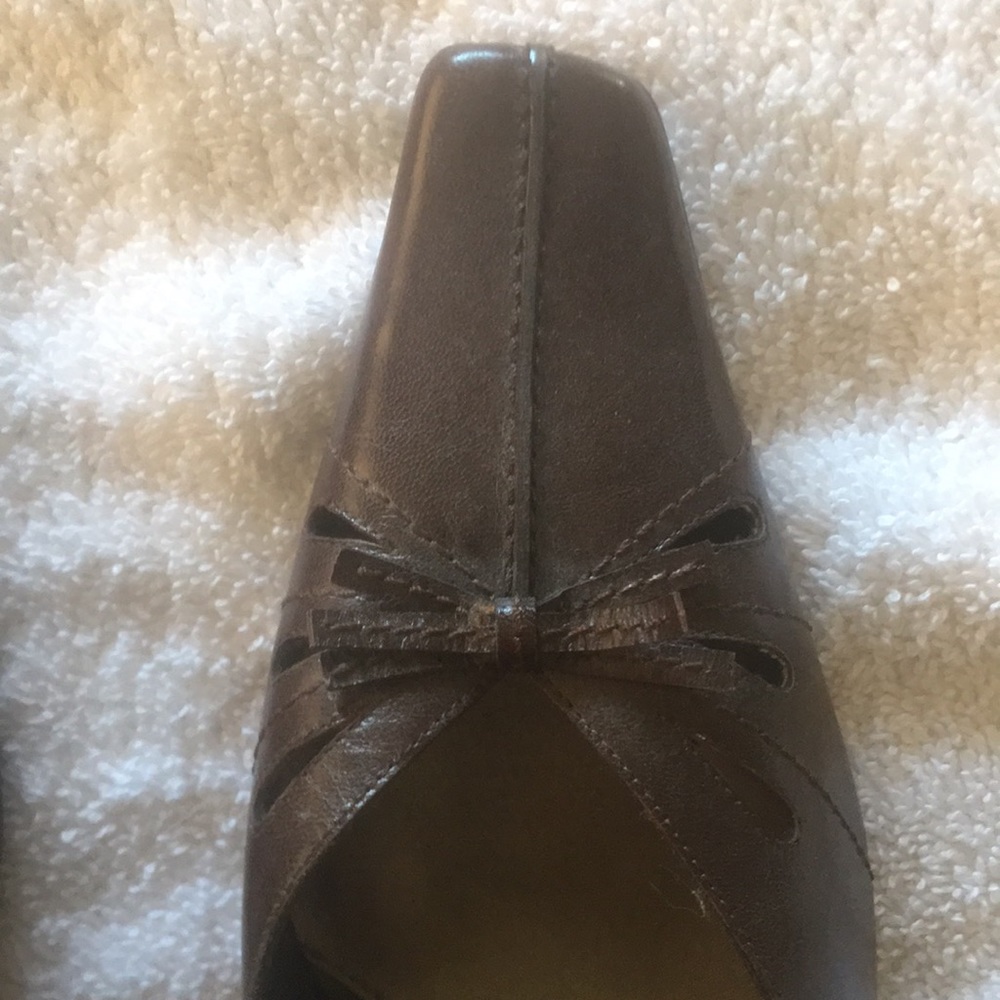 Shoes - Picture 2 of 4